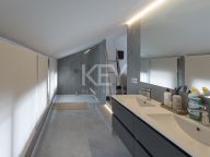 Villa for sale in Marbella East