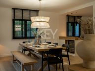 Villa for sale in Altos del Paraiso, Benahavis