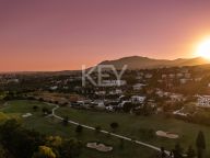 Villa for sale in Altos del Paraiso, Benahavis