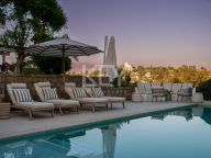 Villa for sale in Altos del Paraiso, Benahavis