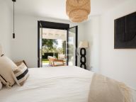 Villa for sale in Altos del Paraiso, Benahavis