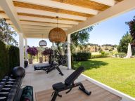 Villa for sale in Altos del Paraiso, Benahavis