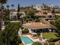 Villa for sale in Altos del Paraiso, Benahavis