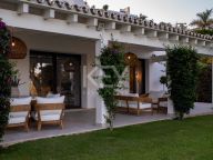 Villa for sale in Altos del Paraiso, Benahavis
