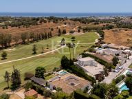 Villa for sale in Altos del Paraiso, Benahavis