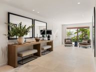 Villa for sale in Las Brisas, Nueva Andalucia