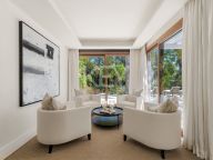 Villa for sale in Las Brisas, Nueva Andalucia