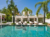 Villa for sale in Las Brisas, Nueva Andalucia