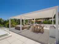 Villa for sale in Las Brisas, Nueva Andalucia