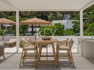 Villa for sale in Las Brisas, Nueva Andalucia