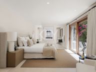 Villa for sale in Las Brisas, Nueva Andalucia