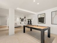 Villa for sale in Las Brisas, Nueva Andalucia