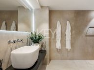 Villa for sale in Las Brisas, Nueva Andalucia