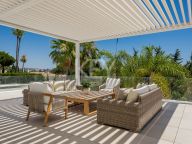 Villa for sale in Las Brisas, Nueva Andalucia