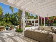 Villa for sale in Las Brisas, Nueva Andalucia
