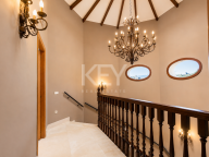 Villa for sale in La Quinta, Benahavis