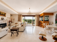 Villa for sale in La Quinta, Benahavis