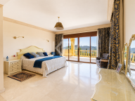 Villa for sale in La Quinta, Benahavis