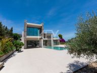 Villa for sale in Cortijo Blanco, San Pedro de Alcantara