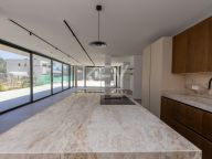 Villa for sale in Cortijo Blanco, San Pedro de Alcantara