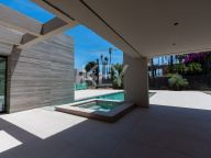 Villa for sale in Cortijo Blanco, San Pedro de Alcantara