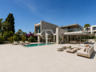 Villa for sale in Cortijo Blanco, San Pedro de Alcantara