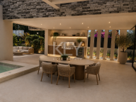 Villa for sale in Cortijo Blanco, San Pedro de Alcantara
