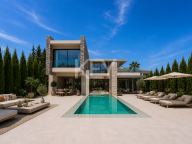 Villa for sale in Cortijo Blanco, San Pedro de Alcantara