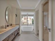 Villa for sale in Marbella - Puerto Banus