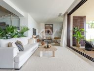 Villa for sale in La Alqueria, Benahavis