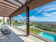 Villa for sale in La Alqueria, Benahavis