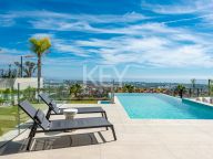 Villa for sale in La Alqueria, Benahavis