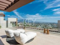 Villa for sale in La Alqueria, Benahavis