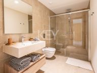 Villa for sale in La Alqueria, Benahavis