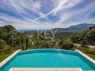 Villa for sale in Benahavis