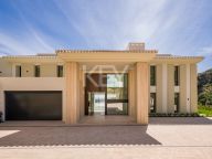 Villa for sale in Benahavis
