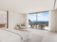 Villa for sale in Benahavis