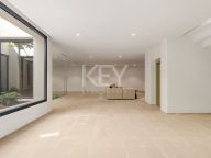 Villa for sale in Benahavis