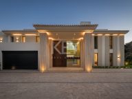 Villa for sale in Benahavis