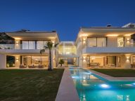 Villa for sale in Benahavis