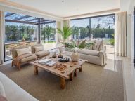 Villa en venta en La Cerquilla, Nueva Andalucia