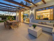 Villa en venta en La Cerquilla, Nueva Andalucia