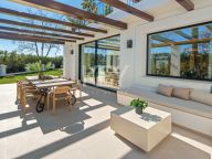Villa en venta en La Cerquilla, Nueva Andalucia