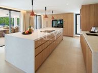 Villa en venta en La Cerquilla, Nueva Andalucia