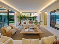 Villa en venta en La Cerquilla, Nueva Andalucia