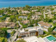 Villa for sale in Los Monteros Playa, Marbella East