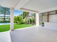 Villa for sale in Los Monteros Playa, Marbella East