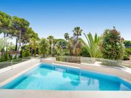 Villa for sale in Los Monteros Playa, Marbella East