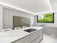 Villa for sale in Los Monteros Playa, Marbella East
