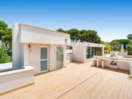 Villa for sale in Los Monteros Playa, Marbella East